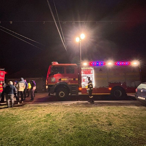 Incendiu la coșul de fum dintr-o casă din Potău, intervenție rapidă a pompierilor