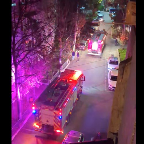 Intervenție a ISU Dobrogea la un incendiu de autoturism cu doi tineri la bord