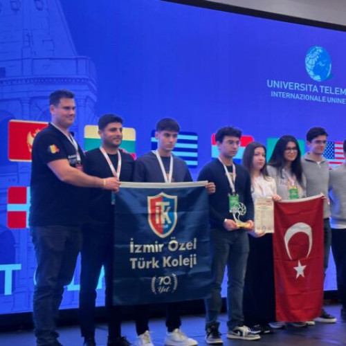 Elevii liceului bioxăuan Alexandru Marghiloman strălucesc la concursul internațional de robotică de la Roma