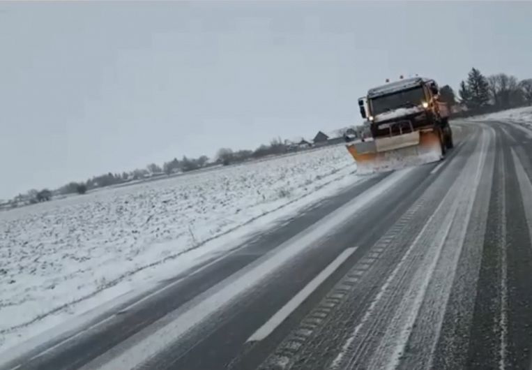 Drumuri județene din Covasna vor fi întreținute pe timpul iernii în 2025
