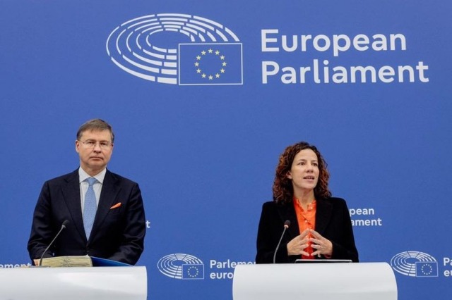 România înregistrează progrese în ocuparea forței de muncă, dar rămâne sub media UE