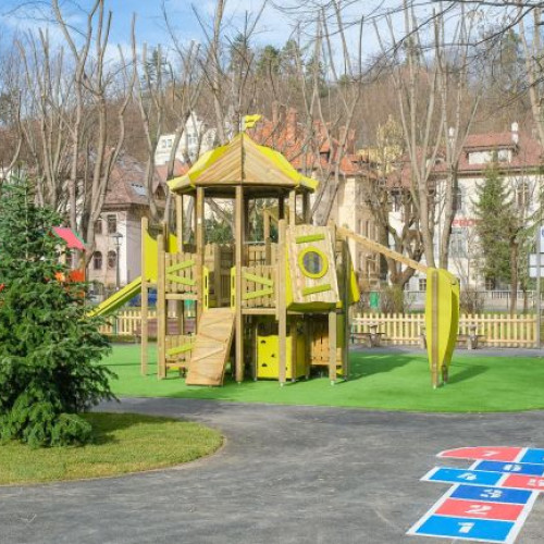 Brașovul inaugurează un loc de joacă modern cu dotări ecologice și siguranță sporită