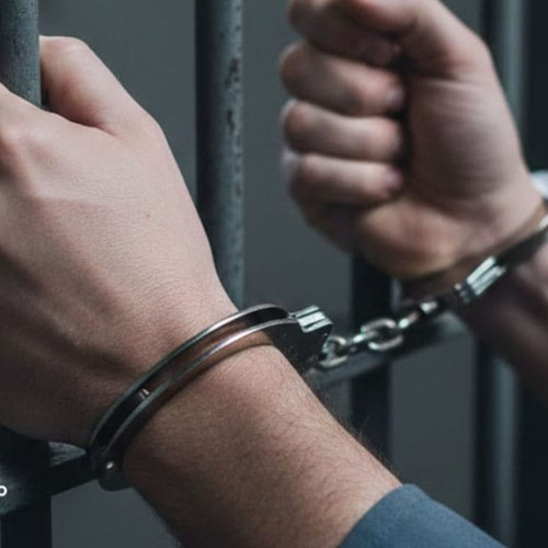 Bărbat din Moldova Veche, arestat după ce și-ar fi ucis mama