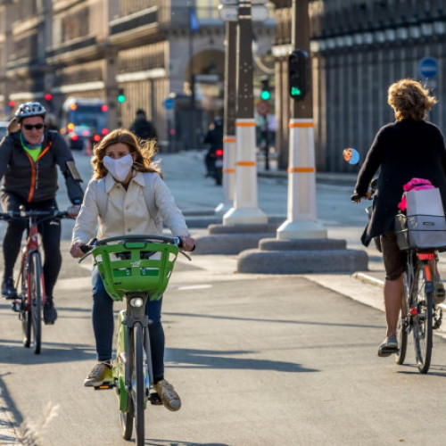 Acuzații grave la Ministerul Culturii din Franța privind drogarea femeilor la interviuri