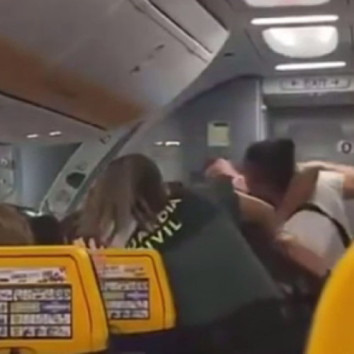 Campioană mondială MMA a rănit doi polițiști la bordul unui avion în Tenerife