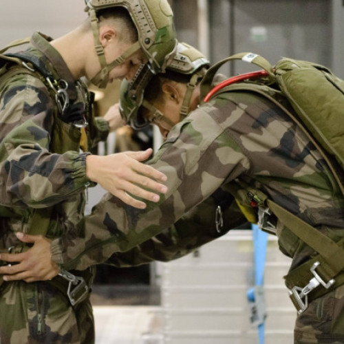 Franța reintroduce serviciul militar voluntar în contextul tensiunilor europene