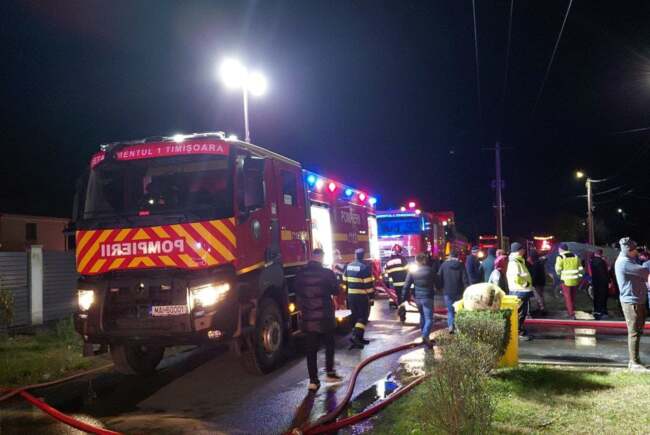 Două case din Remetea Mare devastate de un incendiu violent miercuri seară