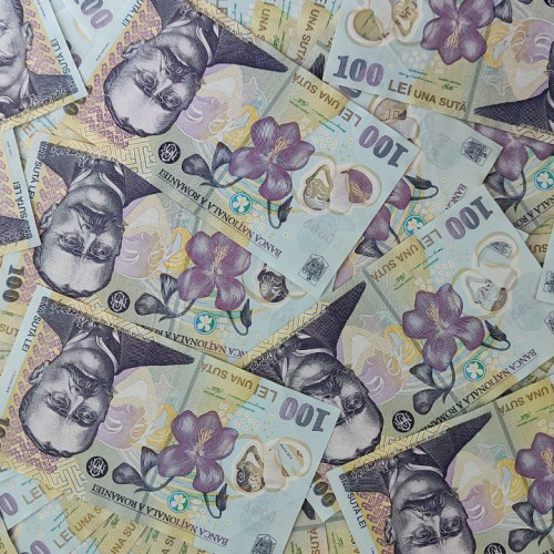 Ajutor financiar pentru familiile cu elevi pentru rechizite și echipament școlar