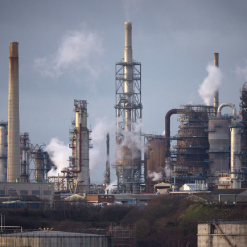 Ministra mediului: rafinăriile din Ploiești folosesc șantaj față de comunitate