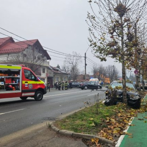 Accident grav pe strada Vasile Lucaciu din Baia Mare cu mai multe mașini avariate
