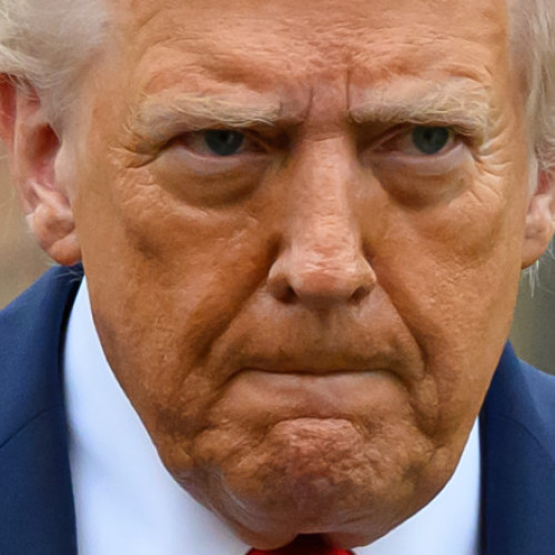 Trump cere închiderea spațiului aerian al Venezuelei din cauza tensiunilor militare