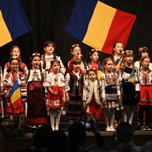 Micii artiști din Medgidia au susținut spectacolul „România, colț de rai“