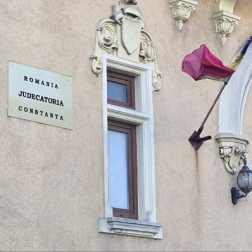 Fost director de liceu din Constanța trimis în judecată pentru abuz de funcție și salarizare ilegală