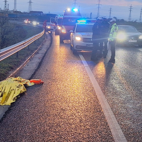 O femeie a murit după ce a fost lovită și târâtă de un autotren la Drobeta Turnu Severin