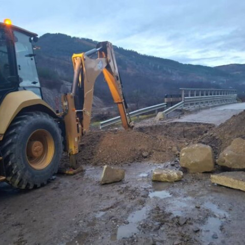Circulația pe DJ 203K în Lopătari a fost reluată după intervenții urgente