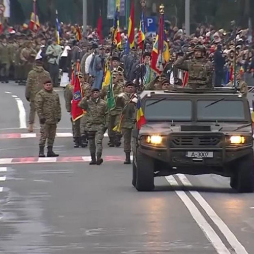 Parada militară de 1 Decembrie 2025 la Alba Iulia cu peste 1000 de militari și tehnică avansată