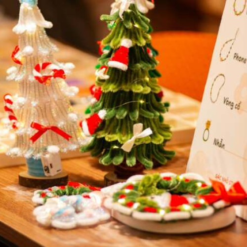 Târg caritabil pentru susținerea unui copil cu paralizie cerebrală în curtea grădiniței