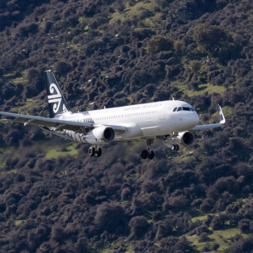 Airbus semnalează probleme de calitate la panourile avionului A320