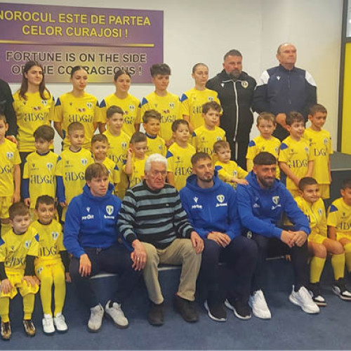 ADGA a oferit echipament complet juniorilor cei mai mici ai Academiei Petrolul