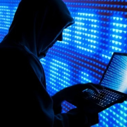 Fraudele digitale avansate au crescut cu 180% în 2025 datorită inteligenței artificiale