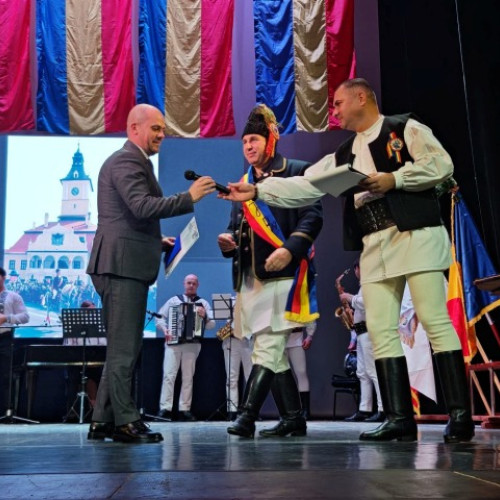 Junii Brașovecheni au sărbătorit 175 de ani de la prima atestare și Ziua Națională