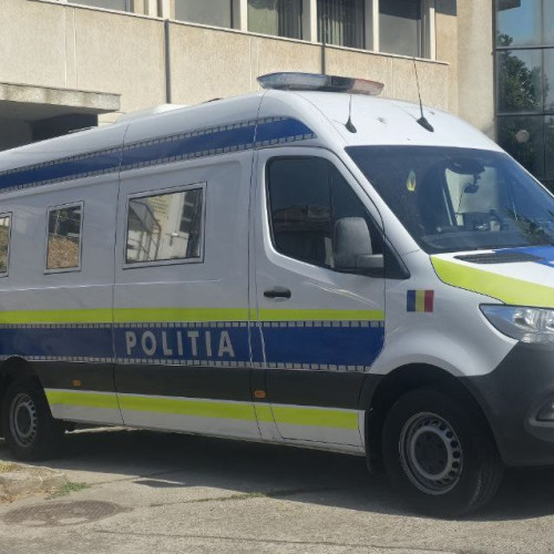 Bărbat reținut după ce a furat două butelii dintr-un imobil din Băneasa