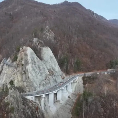 Instalarea de senzori pentru monitorizarea desprinderilor de roci pe DN 10 la Siriu