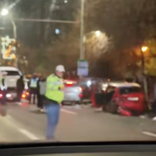 Accident cu cinci mașini pe Calea Văcărești în București, o persoană rănită