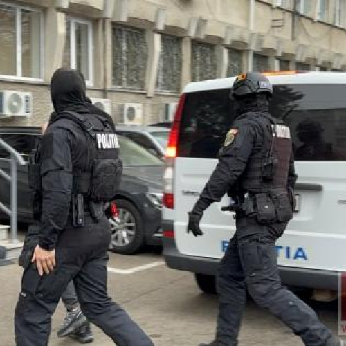 Bărbat reținut după urmărire și răsturnare în Suceava, prins cu țigări de contrabandă