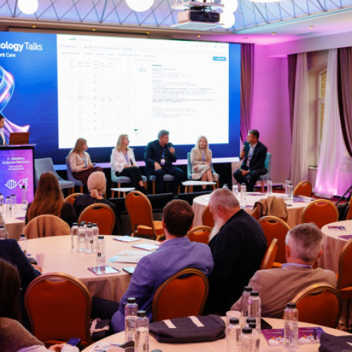 Roche România promovează medicina personalizată și colaborarea interdisciplinară în oncologie