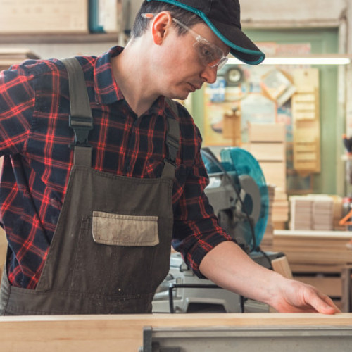 România înregistrează creșteri semnificative ale prețurilor producției industriale în 2025