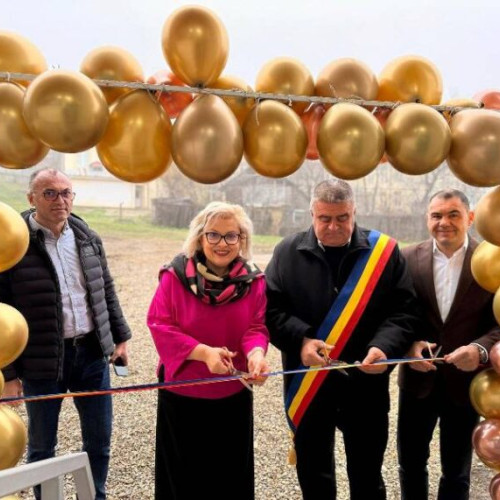 La Păunești a fost inaugurată o nouă sală de sport pentru elevi
