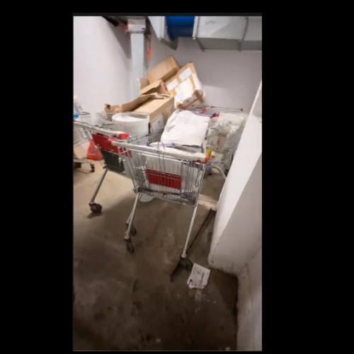 Depozit din Constanța găsit cu alimente mucegăite, probleme de igienă alarmante