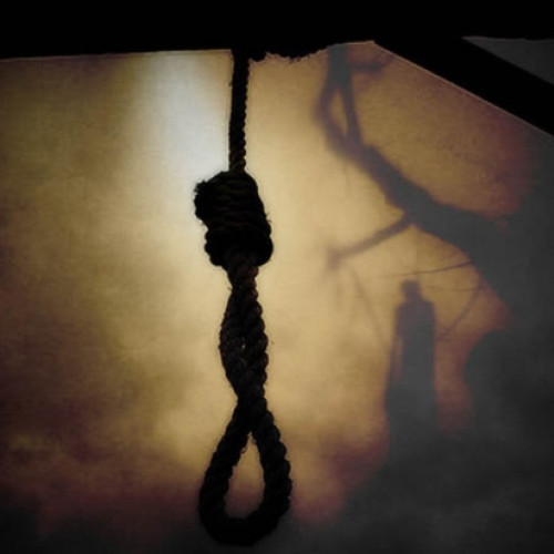 Trupul unui bărbat găsit spânzurat într-o casă incendiată în Vrancea