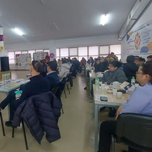 Polițiștii din Vrancea au organizat activități de prevenție la un centru școlar din Focșani