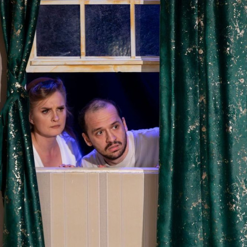 Premiera comediei "Vineri 13", la Teatrul Tudor Vianu în decembrie 2025