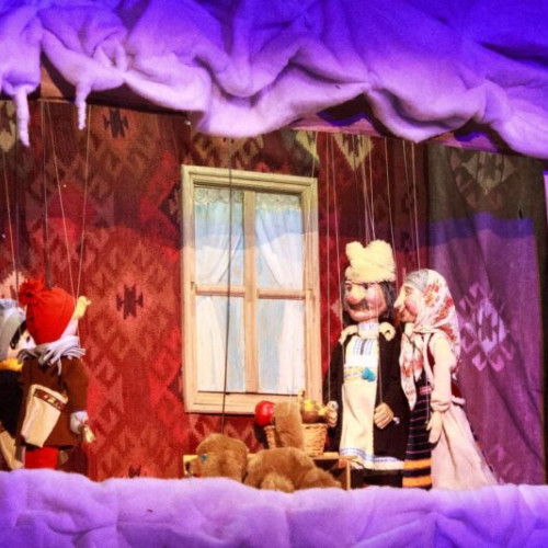 „Iată vin colindători” la Teatrul pentru Copii și Tineret Constanța