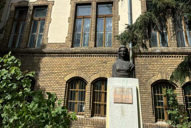 Claudia Muntean repusă și din nou demisă de la conducerea Colegiului Carmen Sylva