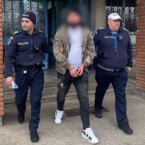 Bărbat reținut după ce a condus cu permisul suspendat şi a refuzat testarea alcoolului