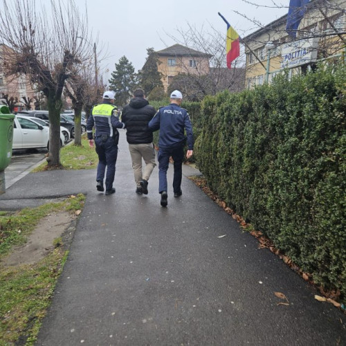 Tânăr reținut pentru conducere fără permis și folosirea plăcuțelor false în Onești