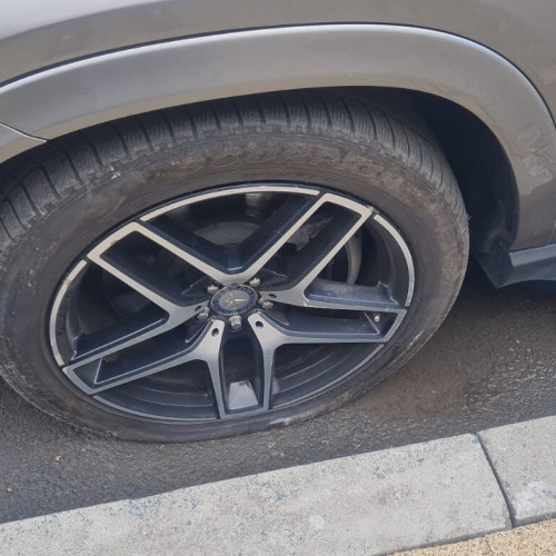 27 de mașini vandalizate în Târgu Jiu în noaptea de 6 spre 7 decembrie