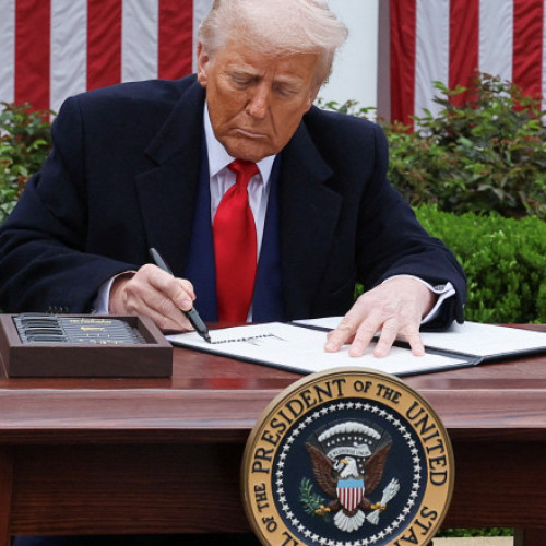 Majoritatea americanilor sprijină tot mai mult înarmarea Ucrainei și rolul global al SUA