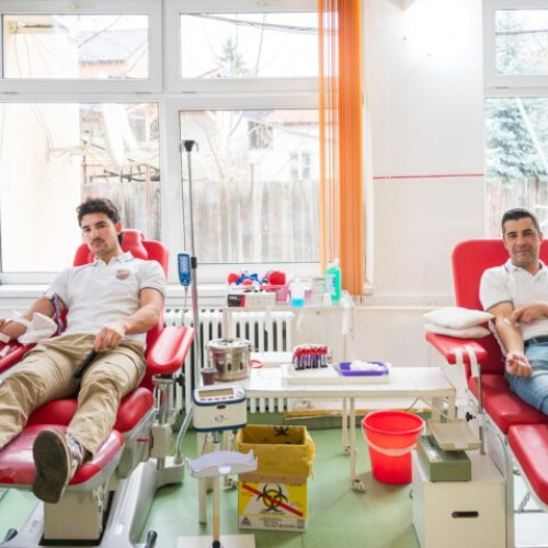 Echipa de hochei din Sfântu Gheorghe a donat sânge pentru o campanie Caritas