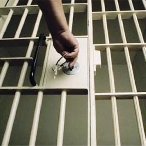 Bărbat din Dumitrești reținut după un caz de violență domestică