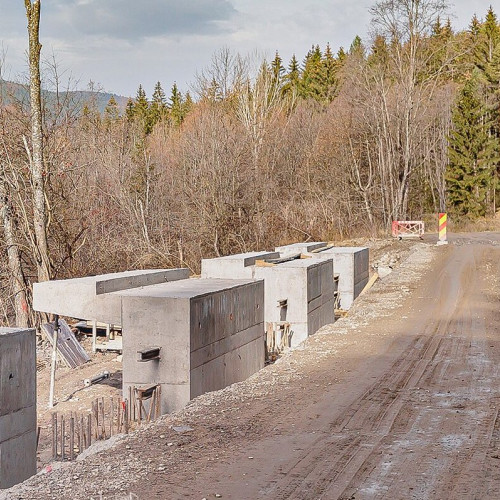 Avansează lucrările la drumul județean care leagă Prahova de Brașov