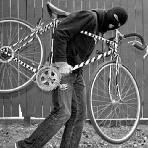 Bărbat reținut după ce a furat două biciclete dintr-un imobil din Făgăraș