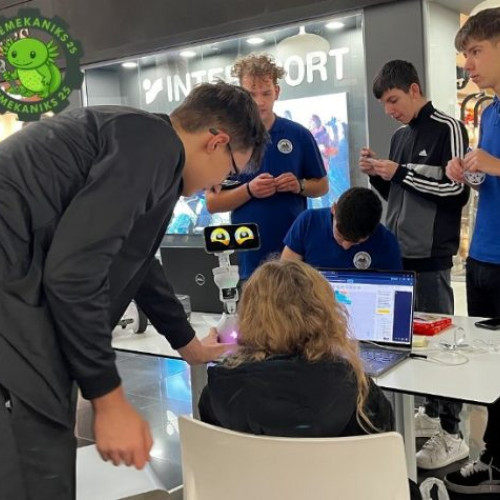 Ateliere de robotică pentru copii organizate la Focșani Mall de Clubul CEMEKANIKS 25