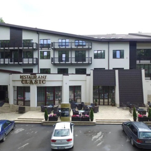 Doi reprezentanți ai industriei hoteliere din Botoșani, premiați la gala regională de turism