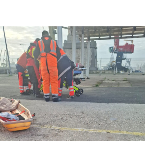 Membru al echipajului navei MARIS transferat de urgență în portul Constanța