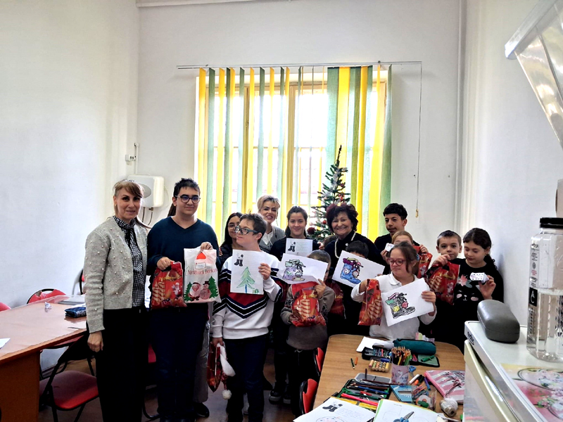 Copiii cu cerințe educaționale speciale sărbătoresc Moș Nicolae la Școala Ecaterina Teodoroiu